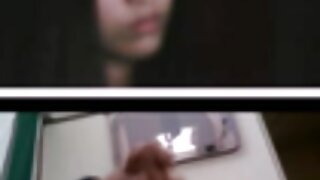 Schattige meid berij ...